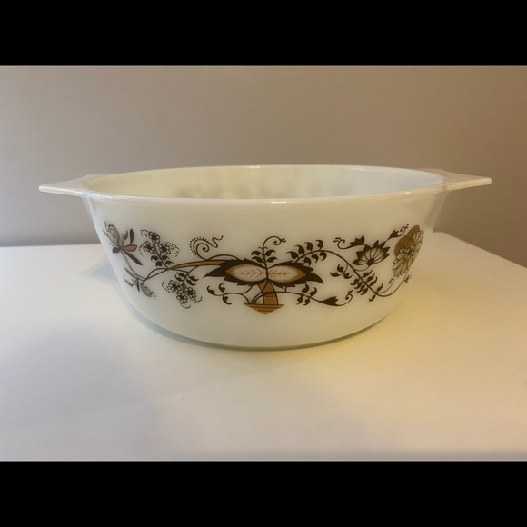 Pyrex England JAJ Brown Floral Vine Casserole - Picture 3 of 5